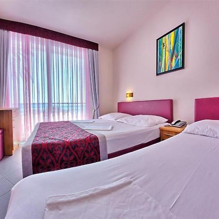 Hotel Sirena Подгора Екстериор снимка