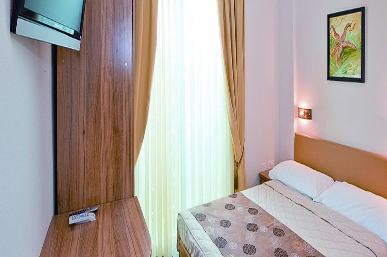 Hotel Sirena Подгора Екстериор снимка