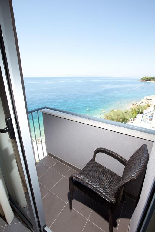 Hotel Sirena Подгора Екстериор снимка