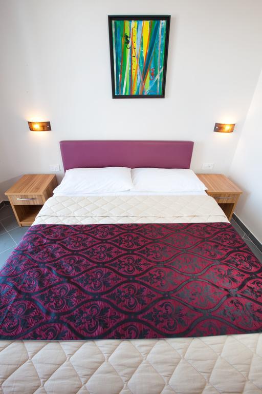 Hotel Sirena Подгора Екстериор снимка