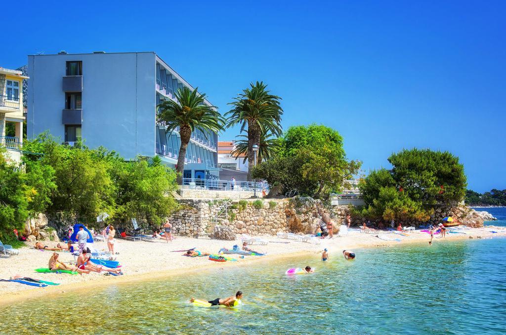 Hotel Sirena Подгора Екстериор снимка