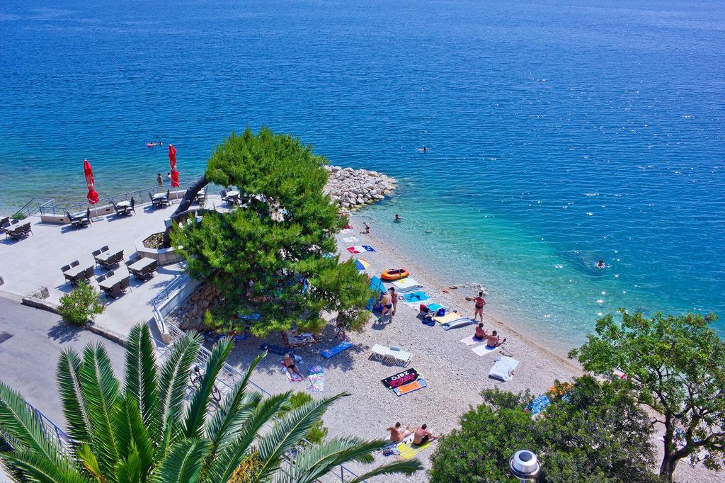 Hotel Sirena Подгора Екстериор снимка