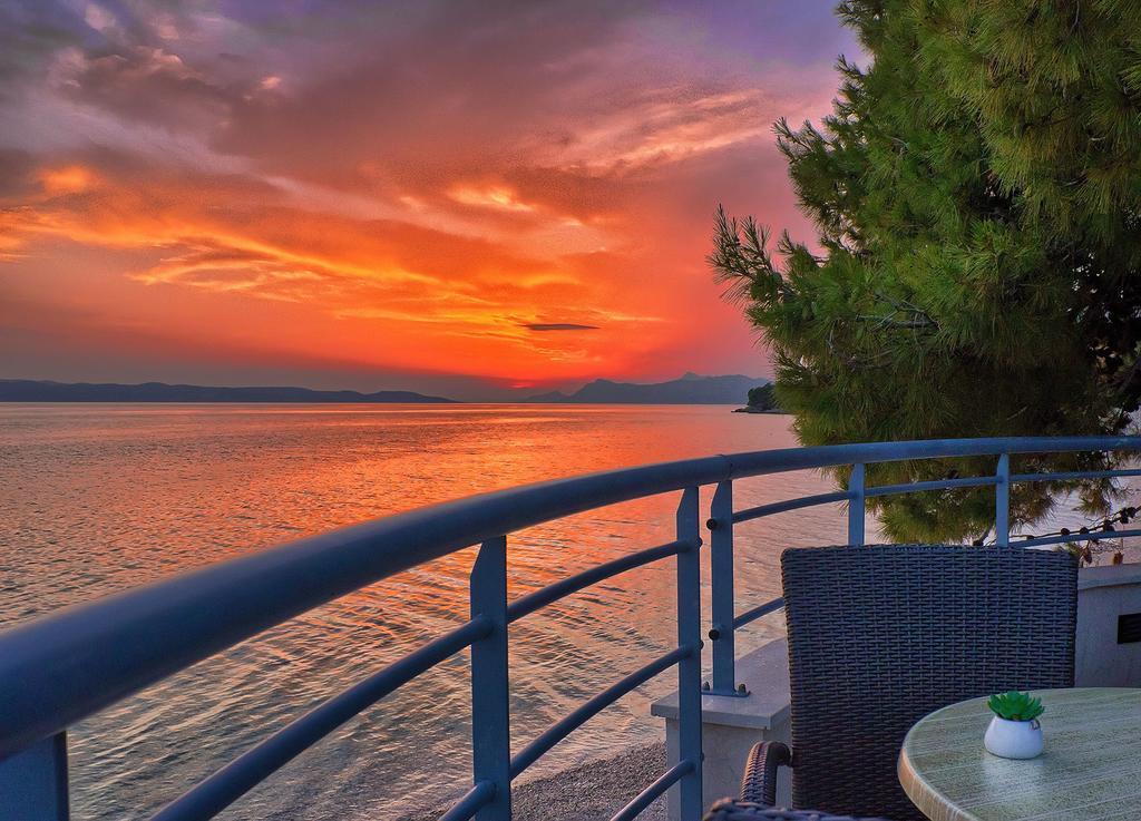 Hotel Sirena Подгора Екстериор снимка