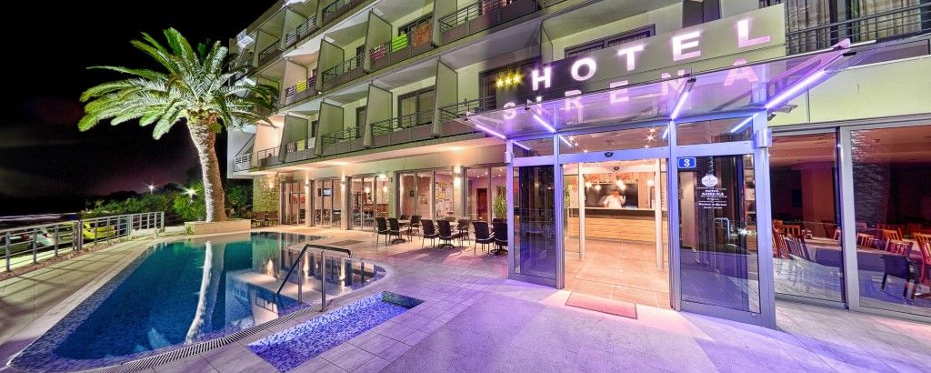 Hotel Sirena Подгора Екстериор снимка