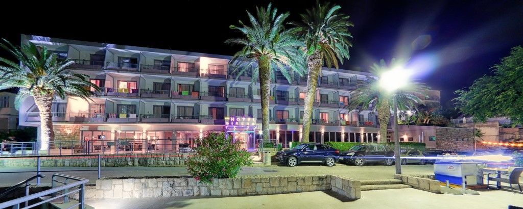 Hotel Sirena Подгора Екстериор снимка